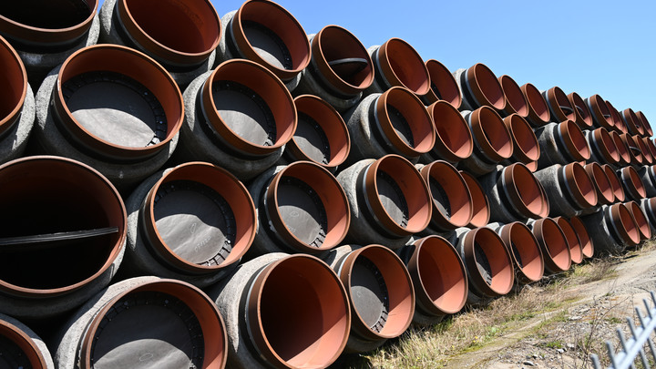 Трубы горят. Германия скупает, что осталось от Северного потока - 2