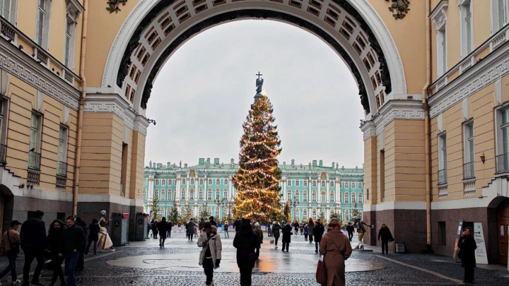 Беглов похвастался Путину новогодней ёлкой в Санкт-Петербурге. Президент удивился