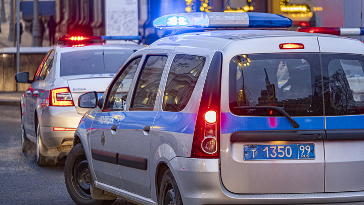 Иномарка наехала на ребёнка в центре Москвы и пытается скрыться. Объявлен перехват