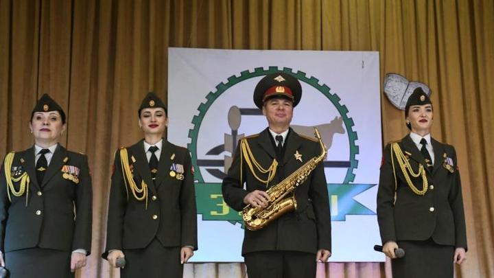 Дом офицеров и ветераны Забайкалья собрали на концерте 150 тысяч рублей для СВО