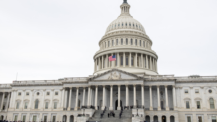 Зачем Лев Шлосберг просит денег: призыв дать донатов напомнил о связи с США