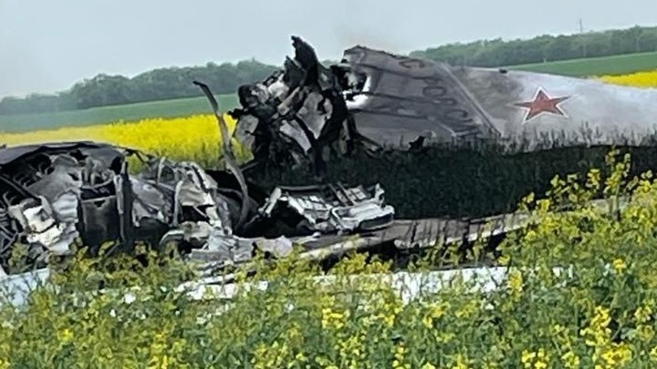 В Ставрополье рухнул самолет, летчики успели катапультироваться и выжить