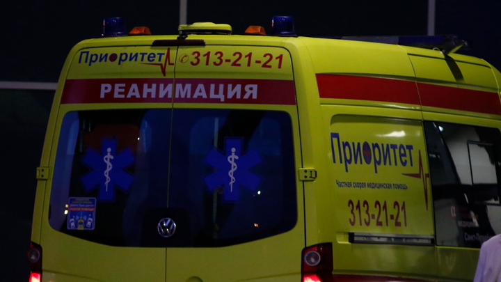 Под Петербургом женщина осталась на асфальте со сломанным позвоночником после ДТП