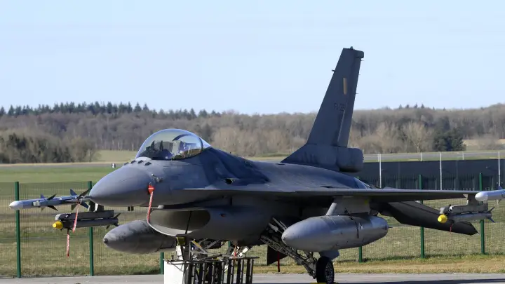 Россия ответила Украине симметричным ударом по авиабазе с истребителями F-16