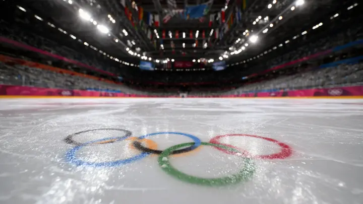 Самарцы пронесли флаг России на открытие Олимпиады-2026 в Милане