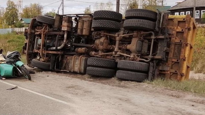 В Ивановской области в ДТП с самосвалом «МАЗ» погиб 88-летний мотоциклист
