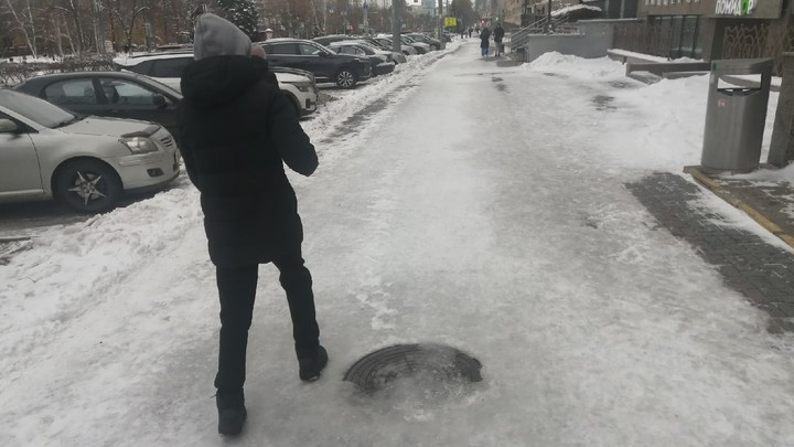 В Челябинске подрядчики заплатят 600 тысяч за гололёд на тротуарах