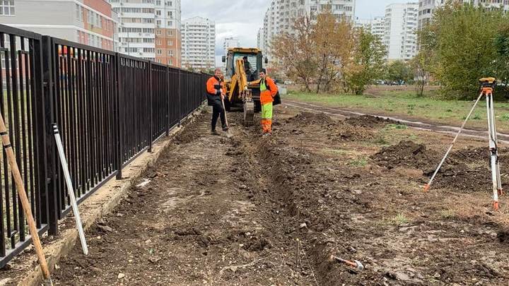 Жалобы родителей сработали: Около школы №71 в Московском микрорайоне Краснодара сделают тротуар