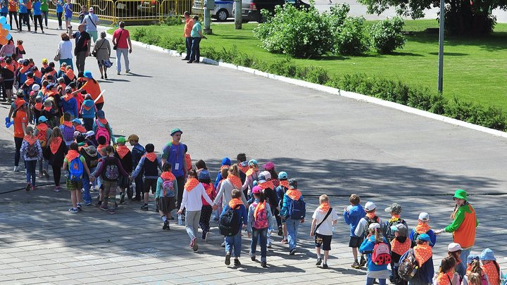 Московские школьники могут получить бесплатные путевки во всероссийские детские центры