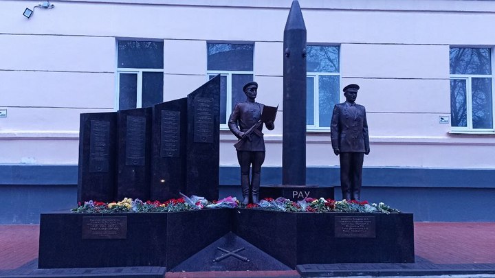 В Ростове на проспекте Ленина появился новый памятник