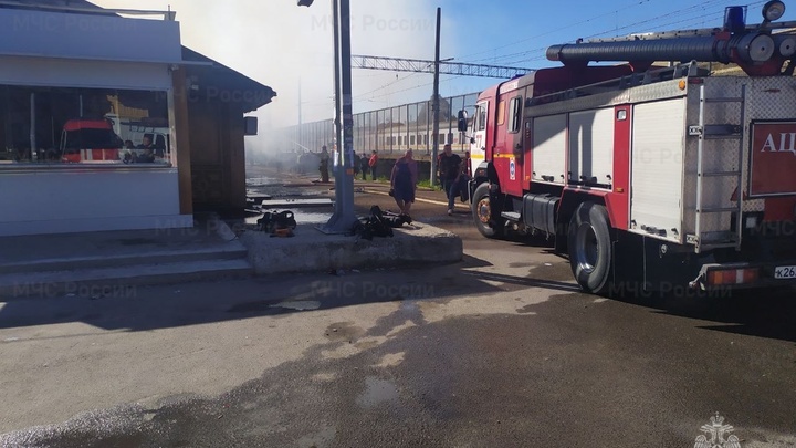 Появилось видео полыхающих после взрыва баллона торговых рядов в Подольске