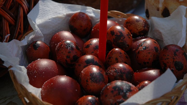 Есть только два безопасных способа: эксперты рассказали, как надо красить яйца к Пасхе