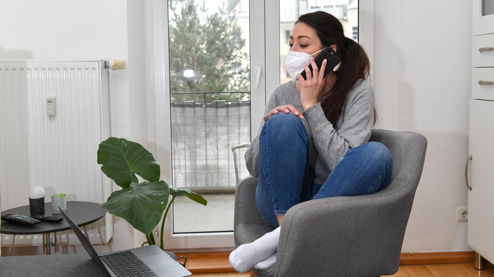 Операторы связи решили заработать на слежке за абонентами: В Минцифры сильно удивились