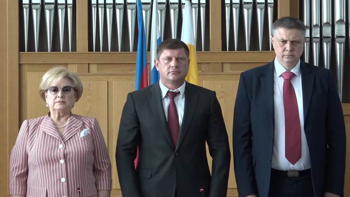 Провожали аплодисментами: депутаты гордумы приняли отставку мэра Краснодара Андрея Алексеенко