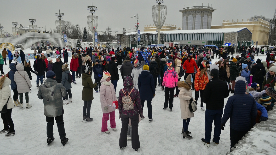 Закрытие катка на вднх 2024. Каток ВДНХ. ВДНХ зимой. Каток на ВДНХ откроется. ВДНХ 2024 каток.