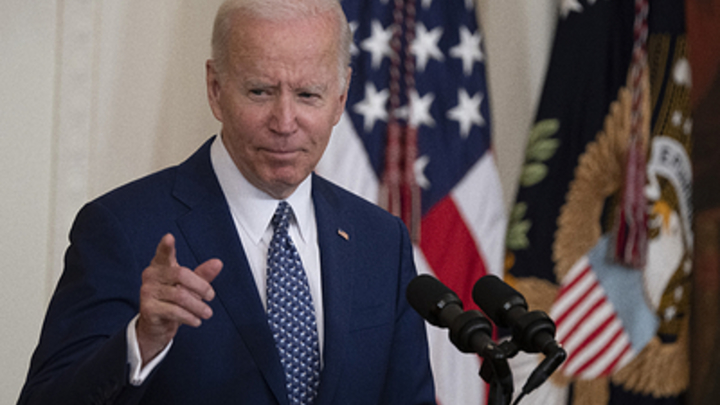 Байден захотел остаться на второй срок. Русский политолог ответил советской шуткой