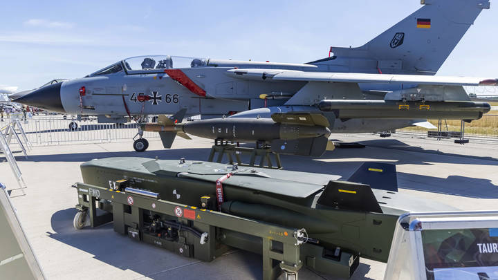 В комплекте с F-16: ФРГ тянет с поставкой Киеву ракет, которые достанут до Москвы
