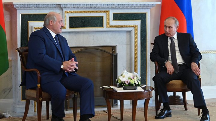 Реклама больше не нужна: Между Путиным и переболевшим омикроном Лукашенко встал Спутник