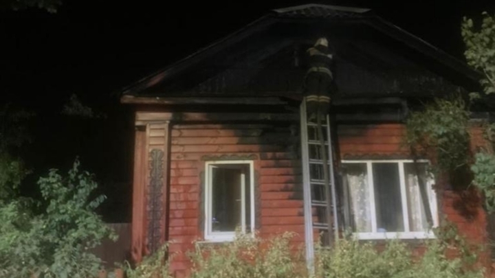В Киржаче пожарные потушили дом в частном секторе