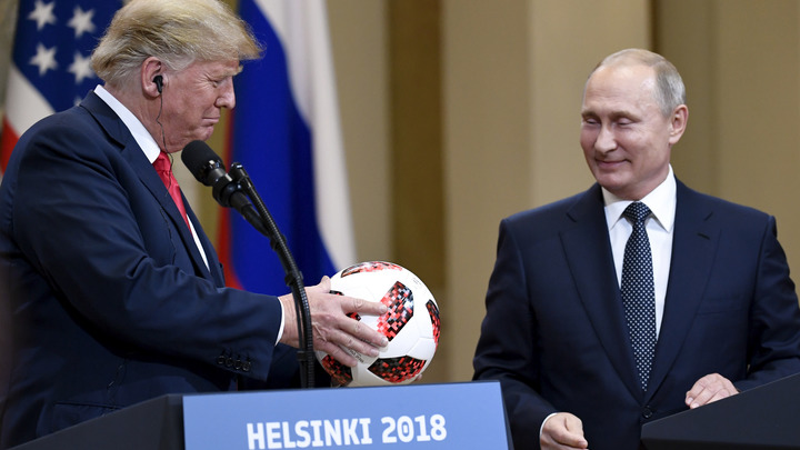 Вредить так вредить: Сенаторы захотели допросить переводчицу Трампа