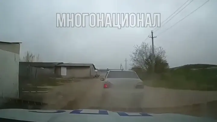 Полицейским пришлось стрелять по машине, которой управлял Джамшид