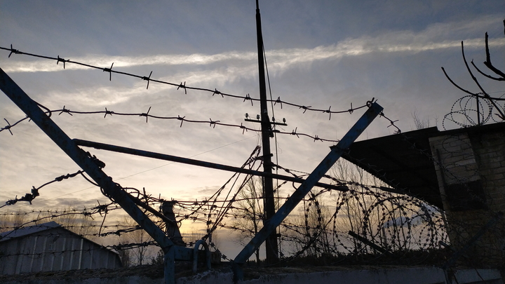 В Новом Мурино ищут мужчину, пристающего к маленьким девочкам в переходе