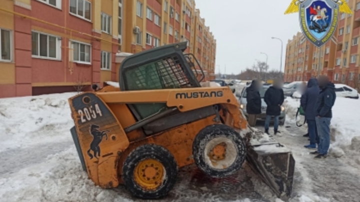 Следователи начали проверку по факту гибели мужчины при чистке снега  в Южном городе