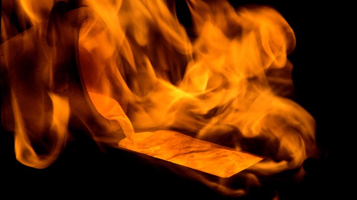 Подросток, сжёгший заживо пенсионерку в Свердловской области, избежал СИЗО