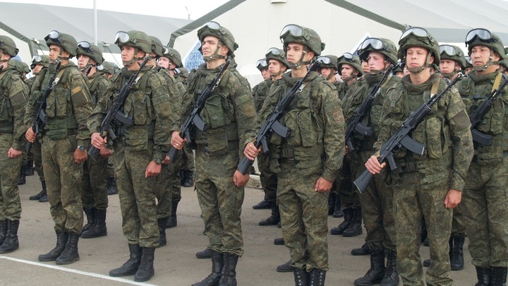 Военнослужащие Южного военного округа вошли на территорию независимых ЛНР и ДНР