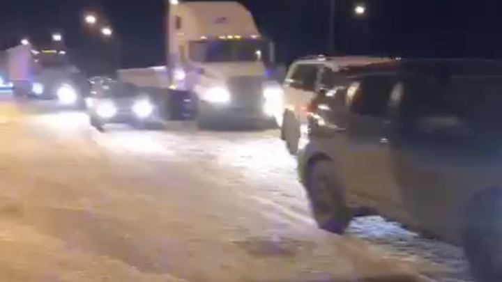 Под Челябинском в массовом ДТП столкнулись восемь автомобилей и создали двухчасовую пробку