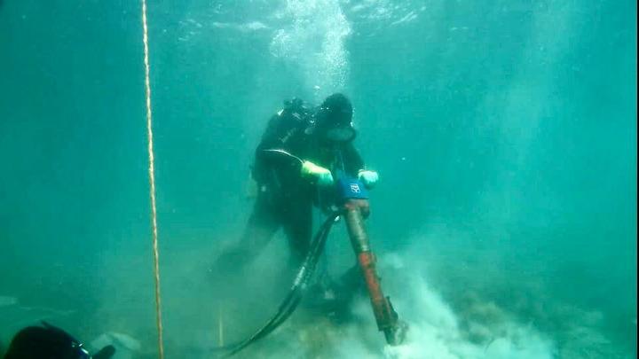 В Геленджике на Тонком мысе начали строительство глубоководного выпуска