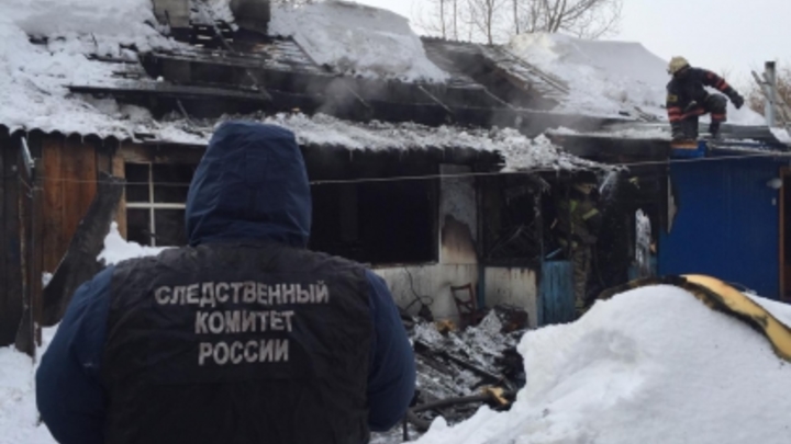 В Новосибирске при пожаре погибли мать и трое детей: Подробности трагедии