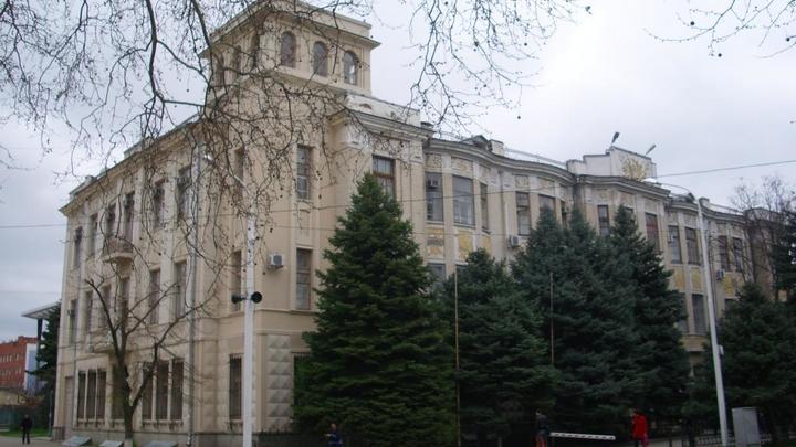 В бывшем здании Арбитражного суда Краснодарского края нашли подземный тоннель