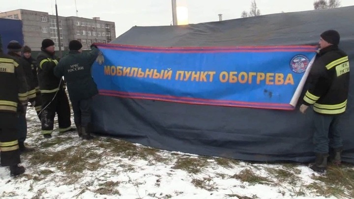 На границе России и Грузии, где скопилось почти 350 грузовиков, установлен пункт обогрева