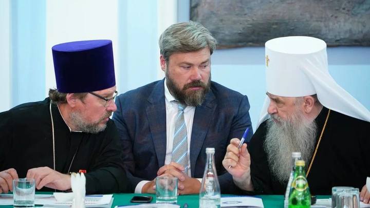 Какой должна быть Российская Империя будущего: В Петербурге прошёл II форум ВРНС