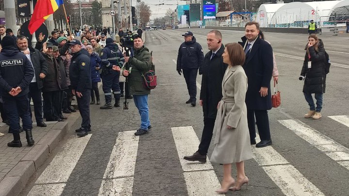 Кодруц в бегах: от молдавской президентки Санду сбежала даже любимая собака