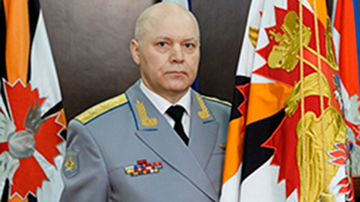 Глава военной разведки Игорь Коробов «не дал разорвать ГРУ», заявил Баранец