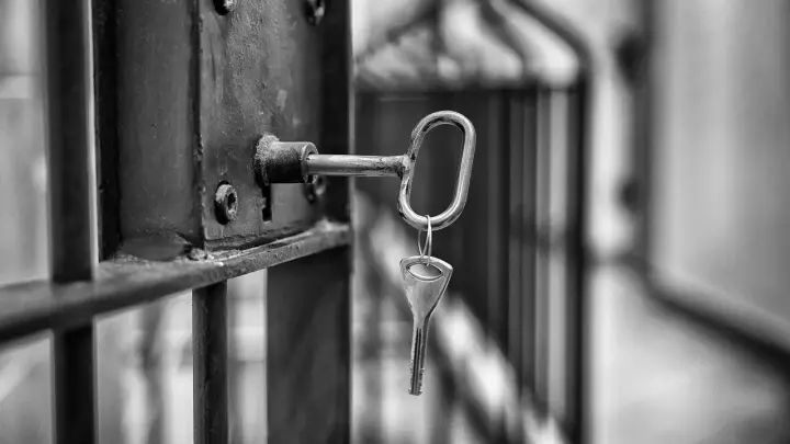 Убийц и насильников выпустят из тюрем: Вот это поворот. Докатились