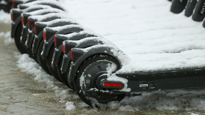 В московской квартире взорвался электросамокат