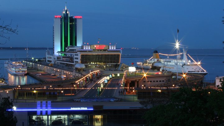 В Одессе внезапно заступились за Льва Толстого. Русский классик победил еврейского писателя