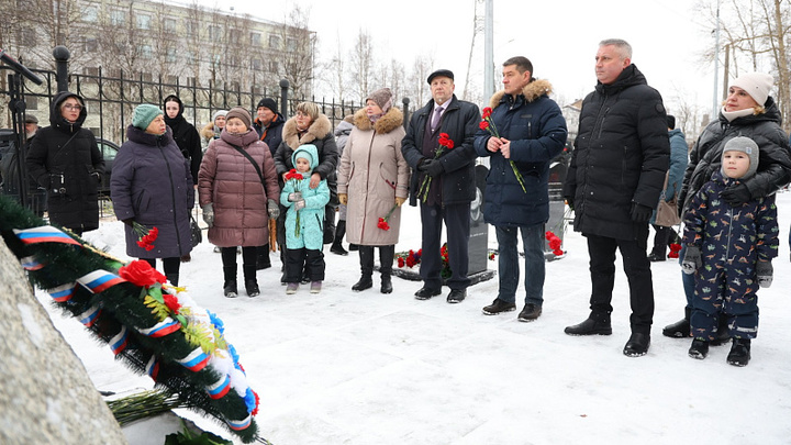 В Архангельске минутой молчание почтили память погибшим бойцам в зоне СВО