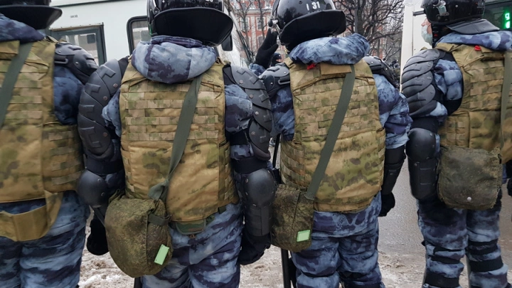 На стройках Петербурга силовики устроили облаву на нелегальных мигрантов. Улов был не большим. В чём причина