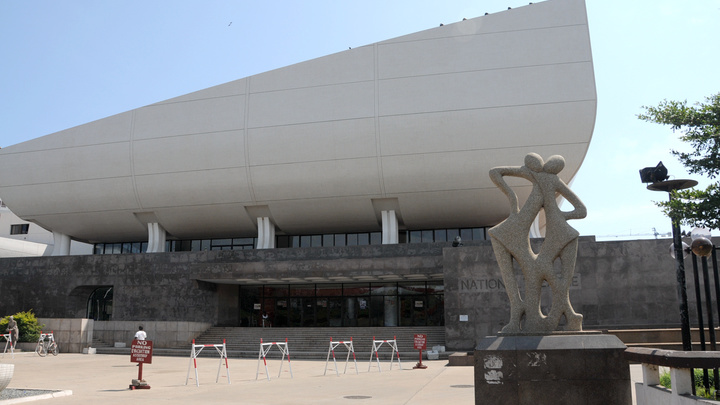 Напоминает Бабий бунт Шолохова: Русская в Гане рассказала о постановке местного театра