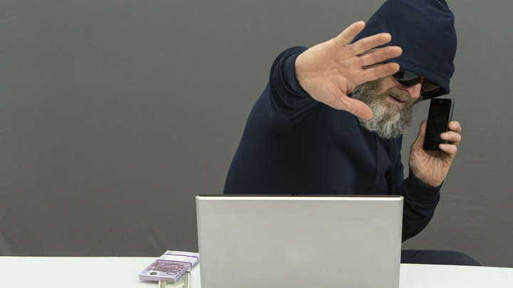 Коварная месть лжебанкиров: житель Петербурга стал «минером» после разговора с мошенниками