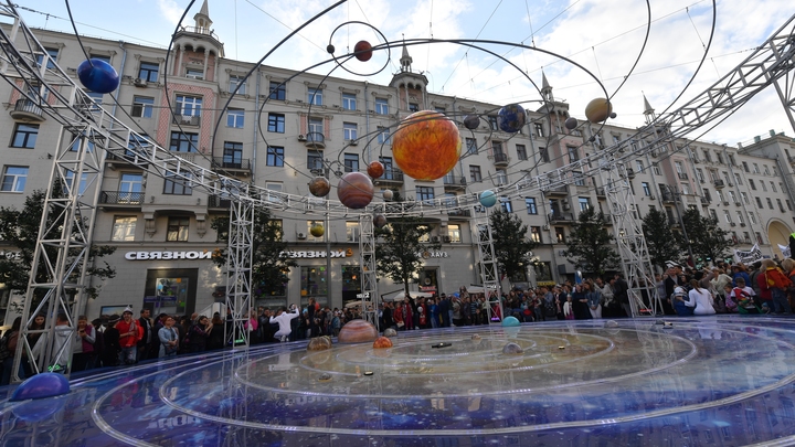 Телевизор вредит мозгу: 43% активных телезрителей думают, что Солнце вращается вокруг Земли