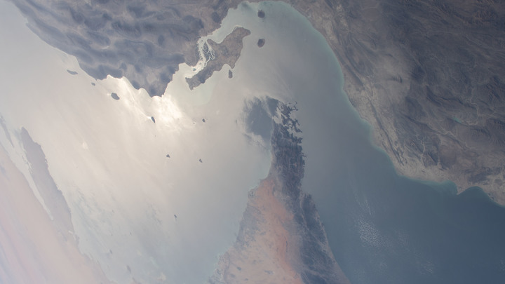 Лишились возможности управляться: В Оманском заливе захватили танкер - СМИ
