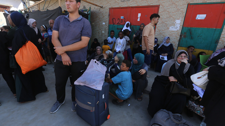 Отказ без объяснения причин: Таджикским мужчинам перестали выдавать визы в ОАЭ