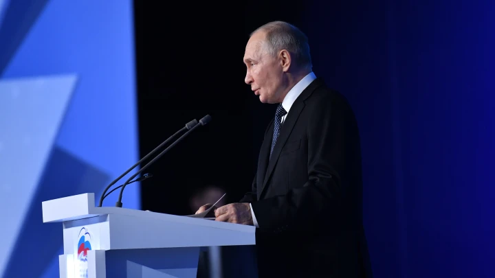 Зарубин разместил новые архивные кадры «Прямой линии» Путина с украинцами