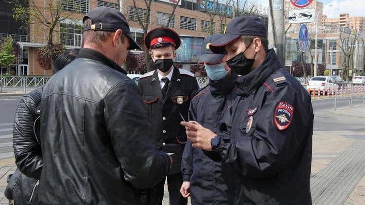 В Краснодаре более 1700 нарушителей антиковидных мер выявили за две недели
