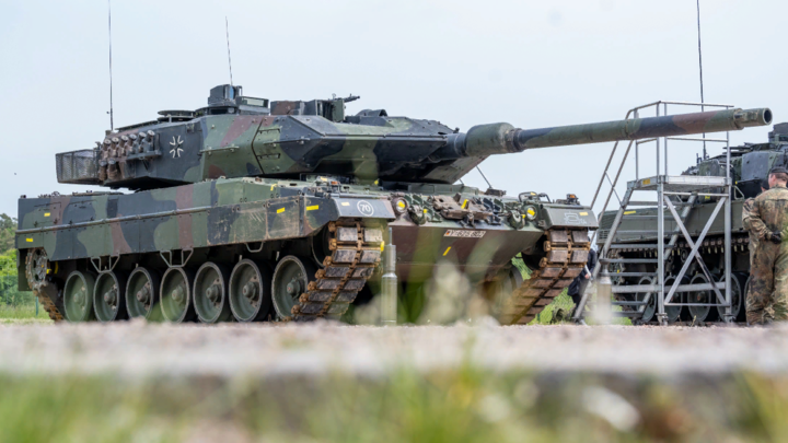 Есть танки помощнее: Эксперт признал бессмысленность немецких Леопардов